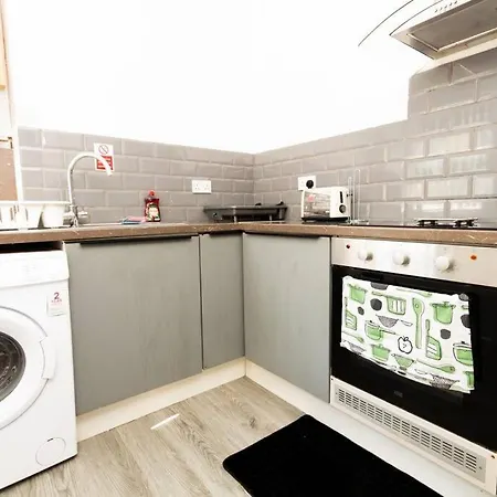 1 - Stylish In A Shared House * Sheffield