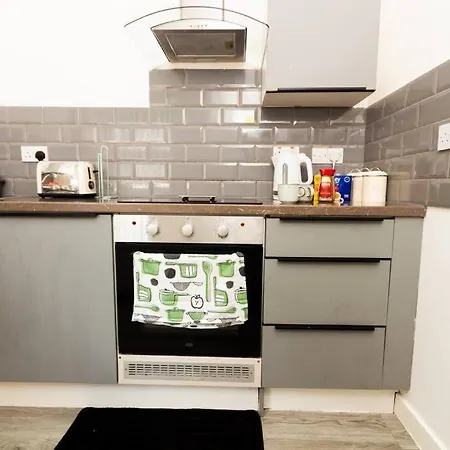 1 - Stylish In A Shared House Sheffield