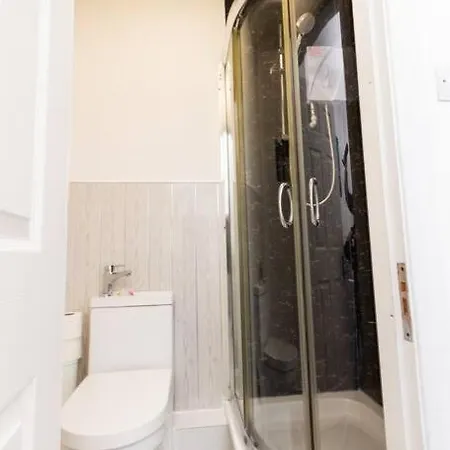 1 - Stylish In A Shared House * Sheffield