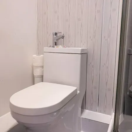 Apartment 1 - Stylish In A Shared House *