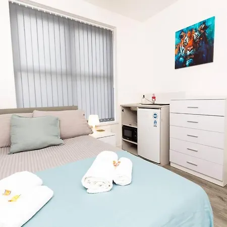 Apartment 1 - Stylish In A Shared House Sheffield